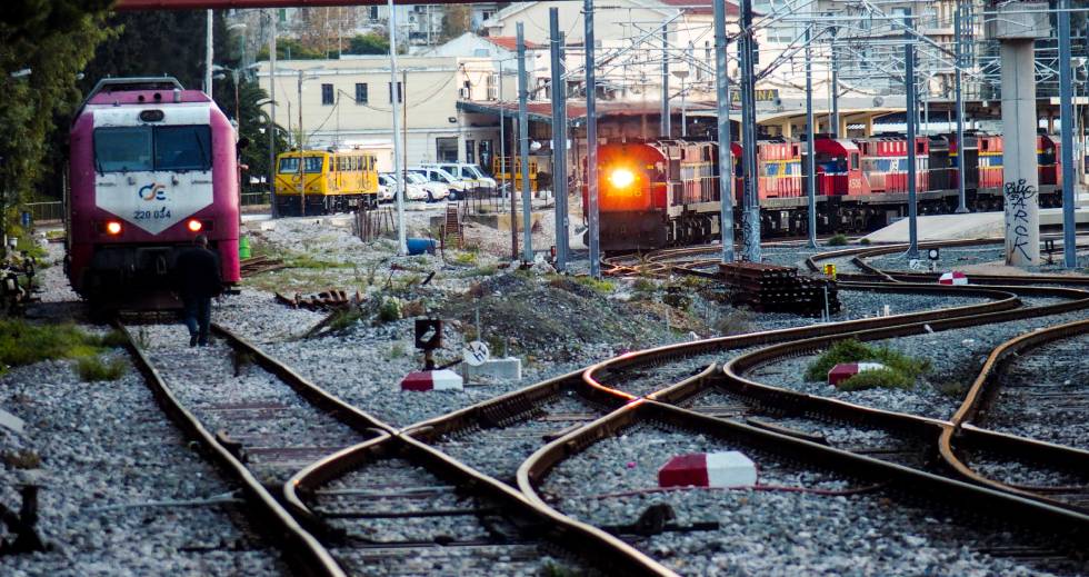 Μπουρίνι… εγκλώβισε για ώρες εκατοντάδες επιβάτες τρένων στη βόρεια Ελλάδα
