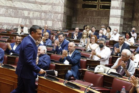 Τα κόμματα σε προεκλογικό πυρετό
