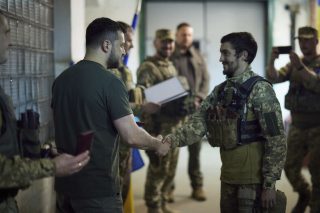 Οι «αντεπιθέσεις», τα «ανδρείκελα» και άλλα όνειρα θερινής νυκτός…