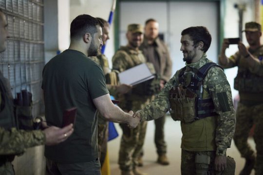 Οι «αντεπιθέσεις», τα «ανδρείκελα» και άλλα όνειρα θερινής νυκτός…