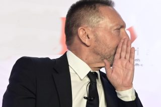 Αισιοδοξία Στουρνάρα για υψηλότερη του αναμενόμενου ανάπτυξη