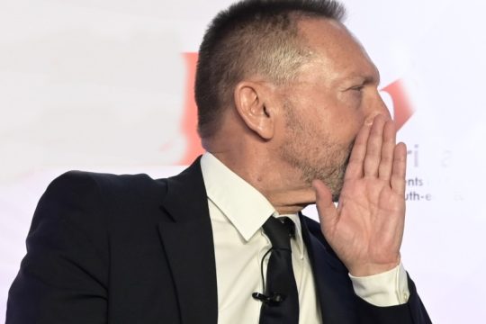 Αισιοδοξία Στουρνάρα για υψηλότερη του αναμενόμενου ανάπτυξη