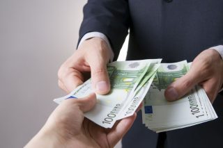 Ηρθε ο «πονοκέφαλος» της επιστρεπτέας προκαταβολής