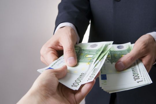 Ηρθε ο «πονοκέφαλος» της επιστρεπτέας προκαταβολής