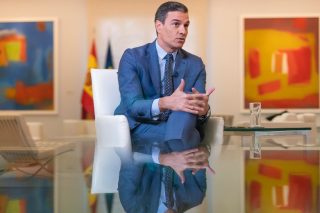 Στροφή Σάντσεθ προς τα αριστερά μετά τις τριβές με τους Podemos