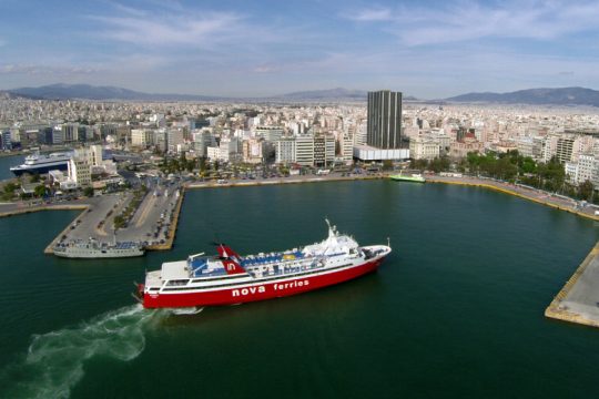 Στα 10 κορυφαία λιμάνια ο Πειραιάς