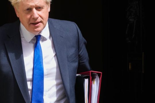 Ο Μπόρις Τζόνσον προαλείφεται για επόμενος γ.γ. του ΝΑΤΟ