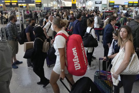Χάος. Και δεν φταίει καμιά πεταλούδα γι’ αυτό