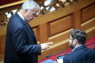 Δοτοί Γραμματείς και «γαλάζιοι» Φαρισαίοι