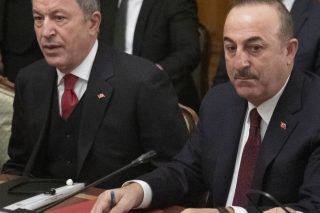 Και F-16 και παραβιάσεις θέλει ο Τσαβούσογλου