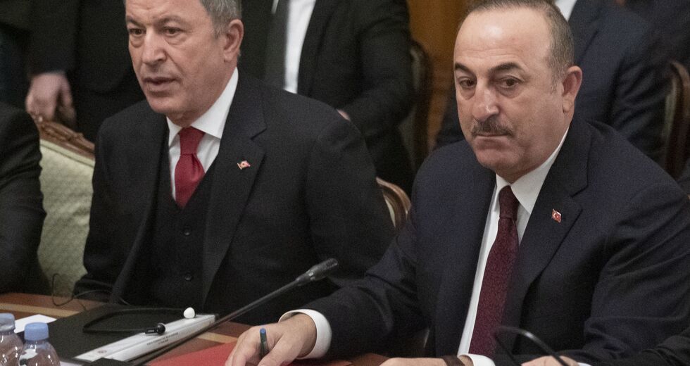 Και F-16 και παραβιάσεις θέλει ο Τσαβούσογλου