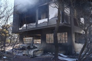 Χωρίς οργανωμένο σχέδιο η εκκένωση στην Πεντέλη