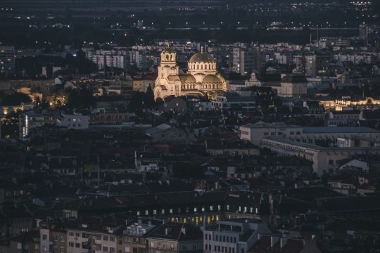 Μόλις 17% υψηλότερο της Βουλγαρίας το κατά κεφαλήν αεπ σε μαδ της Ελλάδας το 2021