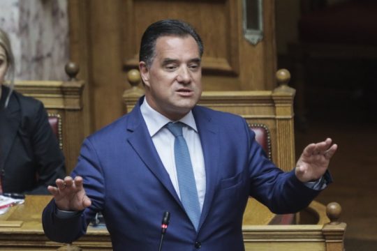Στυγνός εκβιασμός Γεωργιάδη με μοχλό πίεσης τους εργαζομένους στα ναυπηγεία