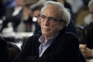«Καθεστωτική πολιτική με στόχο την επιστροφή στη δεκαετία του ’50»