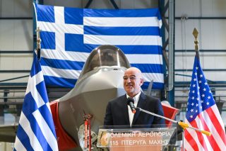 «Δειγμάτισαν» στον Δένδια τα F-35