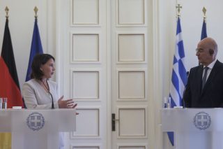 Σαφή μηνύματα προς Βερολίνο