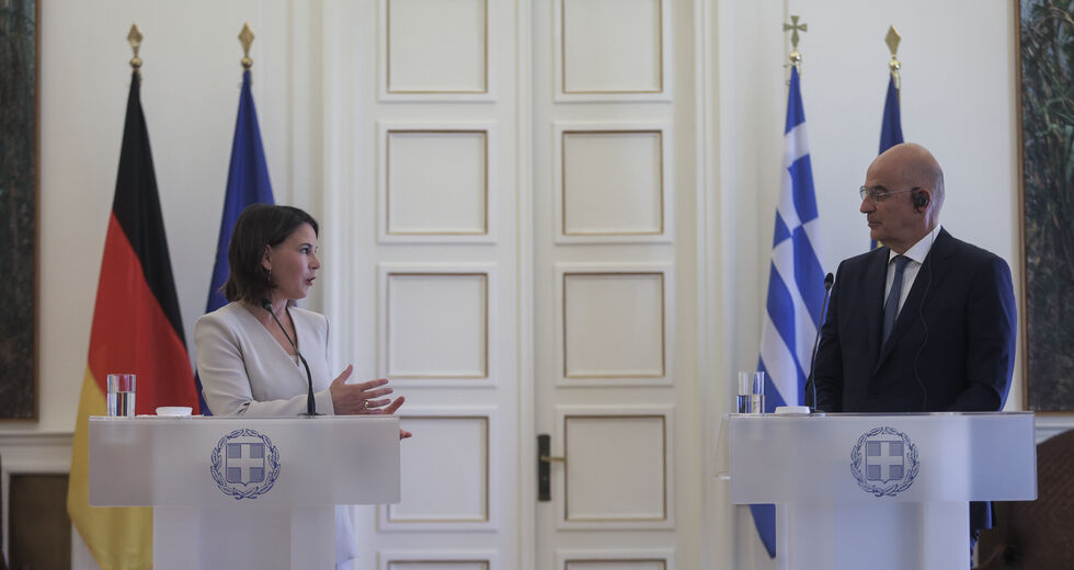 Σαφή μηνύματα προς Βερολίνο