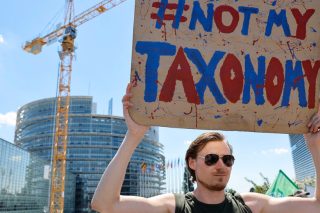 Πράσινο ξέπλυμα για την πυρηνική ενέργεια και το φυσικό αέριο