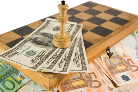 Αγγίζει το ένα προς ένα η ισοτιμία ευρώ-δολαρίου