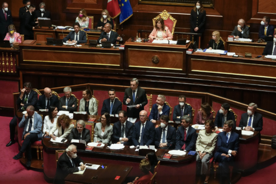 Οι όροι του Μάριο Ντράγκι για να παραμείνει στην πρωθυπουργία