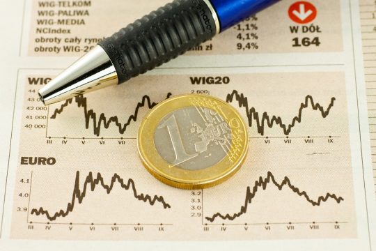 Το ευρώ… αεριοποιείται έναντι του δολαρίου
