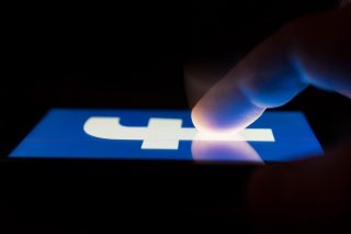 Τι λέει το facebook;