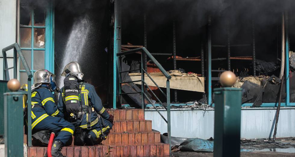 Μεγάλη φωτιά σε κατάστημα στη Θεσσαλονίκη