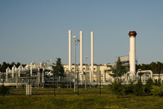 Διχασμός εντός Ε.Ε. για το φυσικό αέριο, ενώ ο IEA ζητά μειώσεις κατά 20%