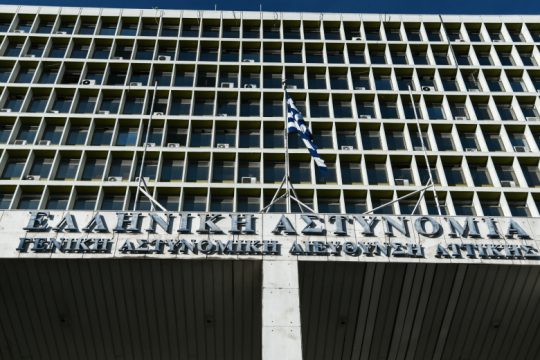 Συλλήψεις έγιναν οι προσαγωγές των υγειονομικών έξω από το σπίτι του Μητσοτάκη