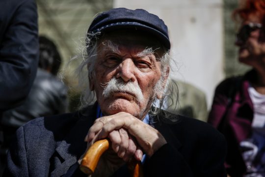 Ο Μανώλης Γλέζος «συναντιέται» με την Παλαιστίνη