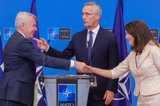 Τα μέλη του ΝΑΤΟ υπέγραψαν τα πρωτόκολλα προσχώρησης Φινλανδίας και Σουηδίας