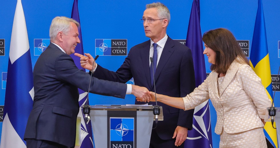 Τα μέλη του ΝΑΤΟ υπέγραψαν τα πρωτόκολλα προσχώρησης Φινλανδίας και Σουηδίας