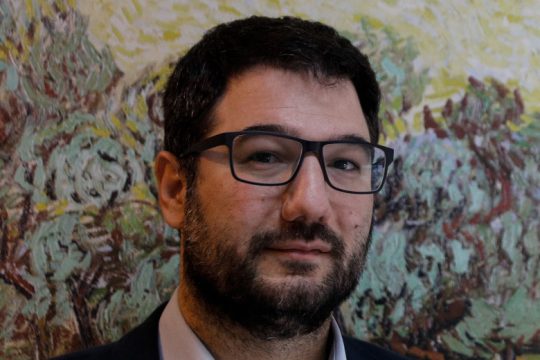 «Σκληρό ροκ» Ηλιόπουλου κατά Μενδώνη, μετά τις παρεμβάσεις για Λιγνάδη