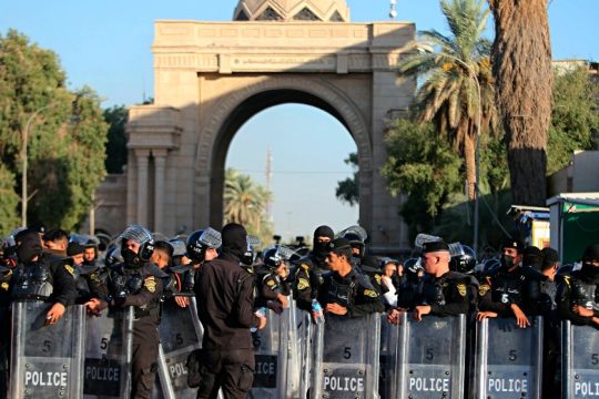 Εισβολή διαδηλωτών στο κοινοβούλιο του Ιράκ, φόβοι για νέα πολιτική κρίση