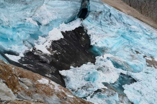 Στους 20 οι αγνοούμενοι από τη χιονοστιβάδα στην Ιταλία – Φόβοι για δεκάδες νεκρούς