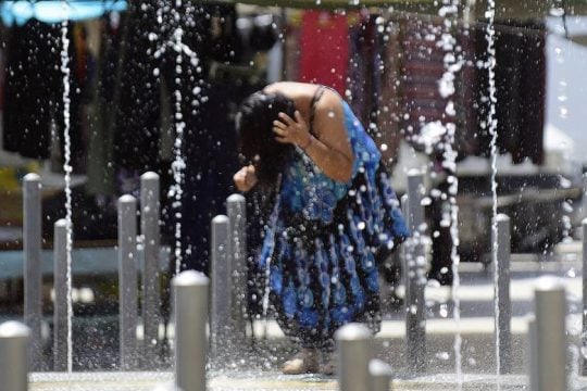 Ηλιοφάνεια, υψηλές θερμοκρασίες και άνεμοι έως 7 μποφόρ