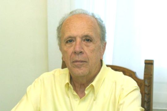 Πέθανε ο δημοσιογράφος Θεόδωρος Καρζής