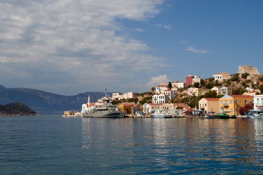 Αντιδράσεις από ΣΥΡΙΖΑ και ΠΑΣΟΚ για το «λουκέτο» στο αεροδρόμιο Καστελόριζου