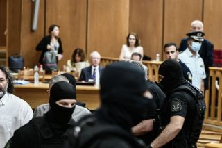 Ο κορονοϊός ενώνει πάλι τη Χρυσή Αυγή