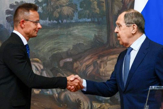 Η Ουγγαρία αγνοεί την Ε.Ε. και ζητά περισσότερο αέριο από τη Μόσχα