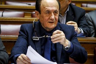 «Τουλάχιστον 10.000 οχήματα λειτουργούν μέσω Uber χωρίς να φορολογούνται στην Ελλάδα»