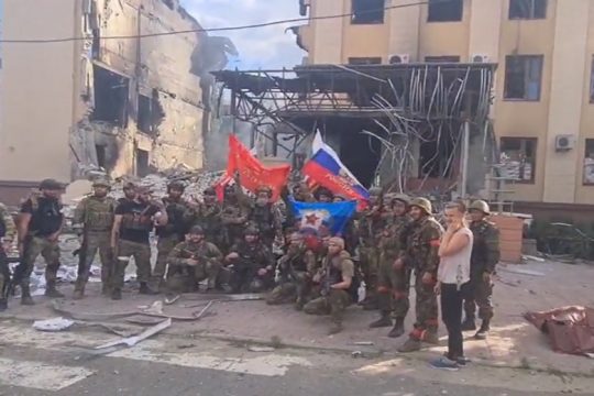 Πέφτει και το τελευταίο ουκρανικό προπύργιο του Λουγκάνσκ