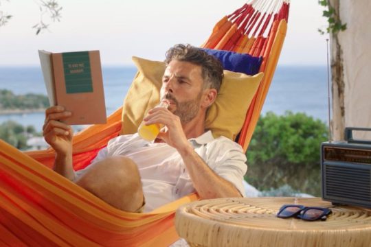 Η νέα καμπάνια της Λουξ έχει τη γεύση του δικού μας ελληνικού καλοκαιριού!