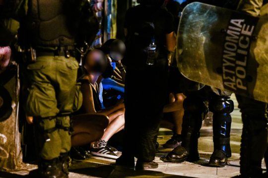 Εξηγήσεις ζητούν ΣΥΡΙΖΑ και ΜέΡΑ25 για τους χουλιγκανισμούς των ΜΑΤ στα Εξάρχεια