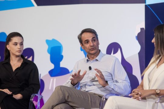 Επικοινωνιακό σόου για το ασφαλιστικό από Μητσοτάκη, με πυρά κατά ΣΥΡΙΖΑ