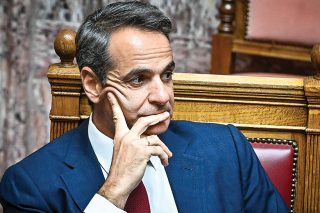 Ποιος θα μας σώσει από τους προστάτες