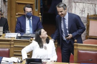 «Οσο καταρρέει γίνεται πιο κυνικός και επικίνδυνος»