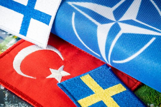 Προς έγκριση στα κοινοβούλια η ένταξη Φινλανδίας-Σουηδίας