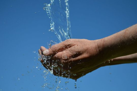 Εκστρατεία για να μπουν δημόσιες βρύσες στους δήμους